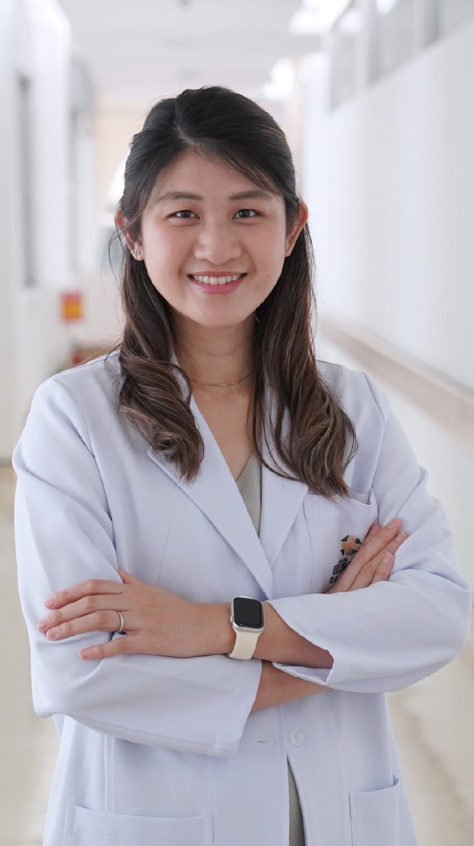 Dr. Dr. Pornchanit Santamonkunrot, M.D. -  specialist at Samitivej Sukhumvit Hospital, Thailand