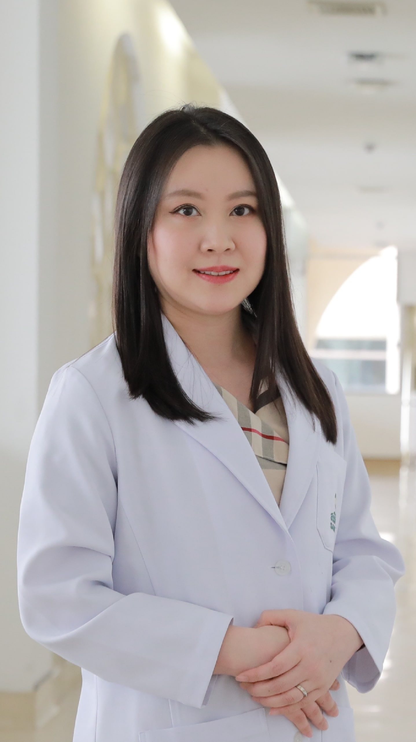 Dr. Chatchadaporn Chunharas, M.D. - Dermatology specialist at Samitivej Sukhumvit Hospital, Thailand