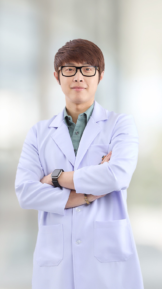 Dr. Nuttapoom Semsri, M.D. -  specialist at Samitivej Sukhumvit Hospital, Thailand
