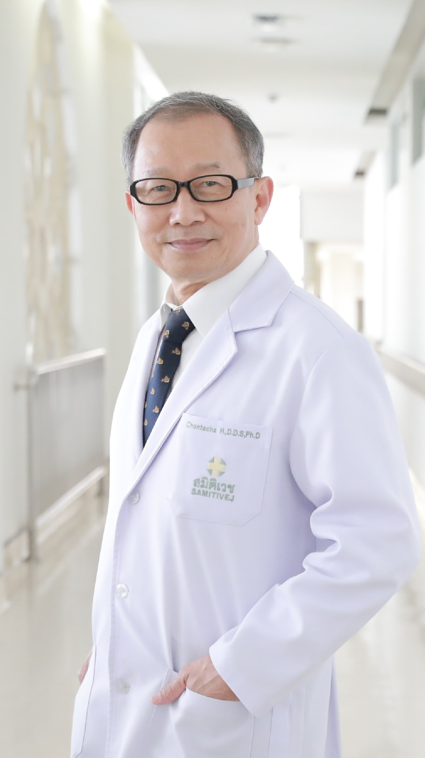 Dr. Associate Prof. Chontacha Harniratisai, D.D.S. - Operative Dentistry specialist at Samitivej Sukhumvit Hospital, Thailand