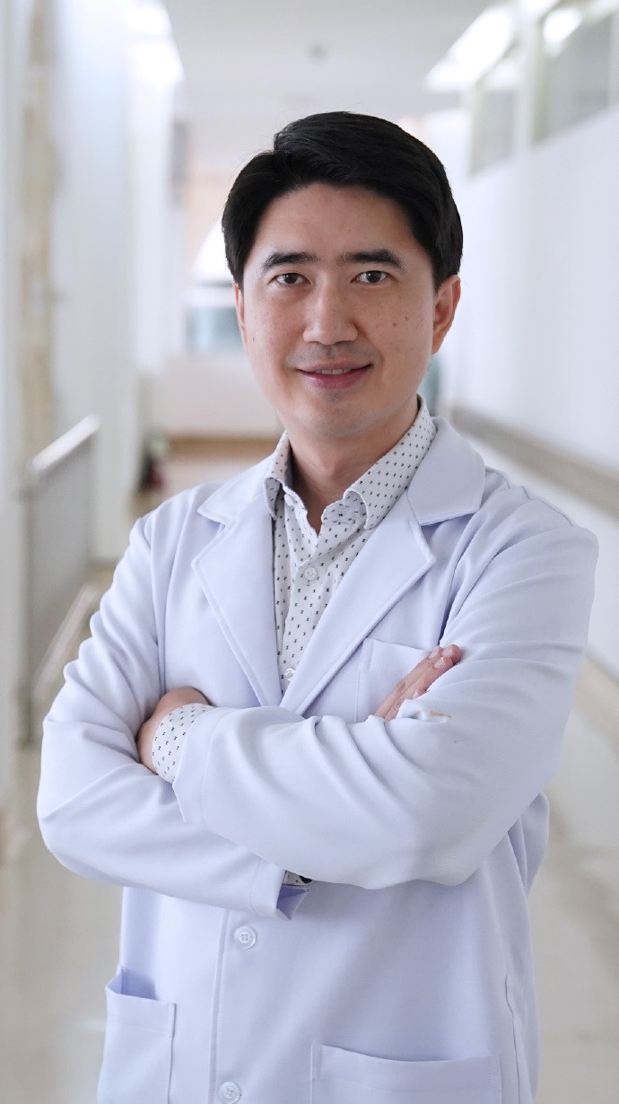 Dr. Mongkol Tadarati, M.D. -  specialist at Samitivej Sukhumvit Hospital, Thailand